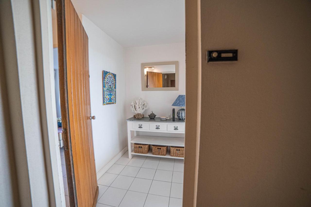 Apartment Le Sunrise: Beachfront Comfort With Sea Views And Dual Terraces *